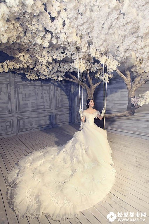 婚纱.jpg